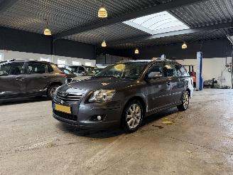 damaged passenger cars Toyota Avensis Wagon 1.8 VVTi Luna 2008/2