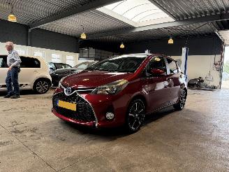 Voiture accidenté Toyota Yaris 1.5 Hybrid Volcano Edition 2017/1