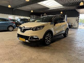 Vaurioauto  passenger cars Renault Captur 0.9 TCe 2015/3