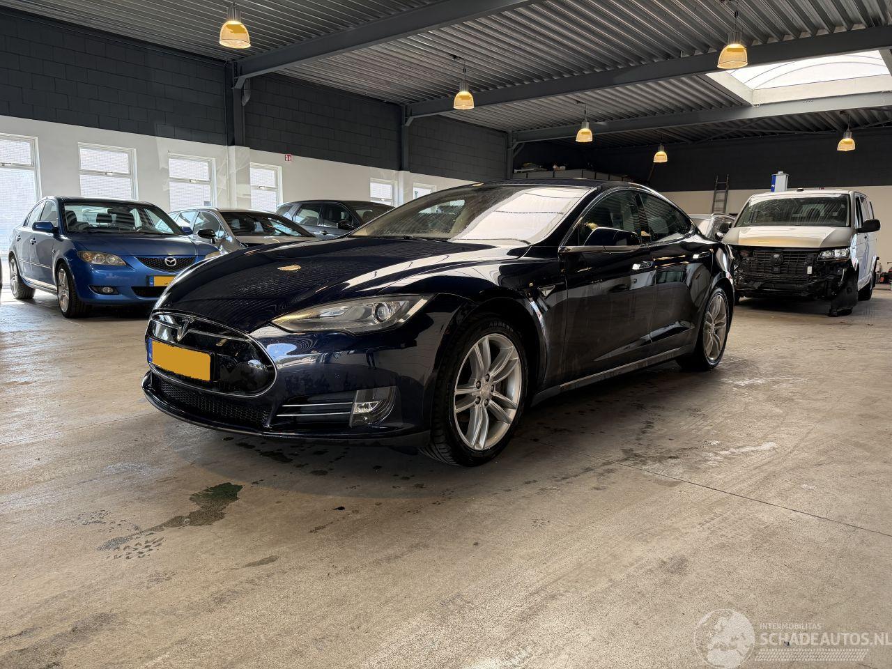 Tesla Model S Model S 85 FREE SUPERCHARGE