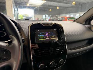 Renault Clio Estate 0.9 TCe Night&Day picture 22