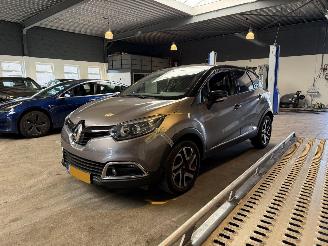 krockskadad bil auto Renault Captur 0.9 TCe Intens 2016/10