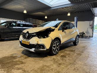 krockskadad bil auto Renault Captur 1.3 TCe Intens 44000 NAP! 2019/10