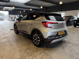 Renault Captur 1.6 E-Tech Plug-in Hybrid 160 Techno picture 3