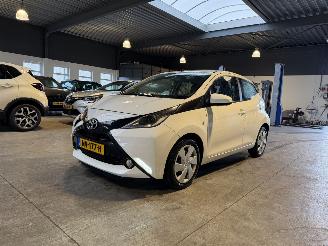 Coche accidentado Toyota Aygo 1.0 VVT-i x-wave 2017/4
