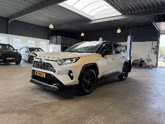 Damaged car Toyota Rav-4 2.5 Hybrid Bi-Tone Pano VOL! 2019/4