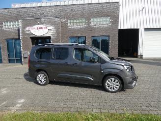 Schadeauto Opel Combo LIFE 1.2 T. L2H1 Edition 2021/4