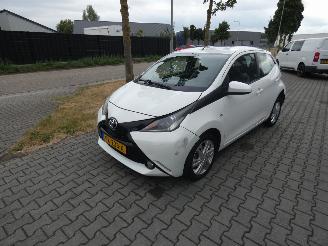 Toyota Aygo 1.0 VVT-i x-pure picture 7