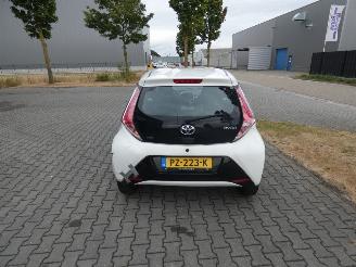 Toyota Aygo 1.0 VVT-i x-pure picture 4