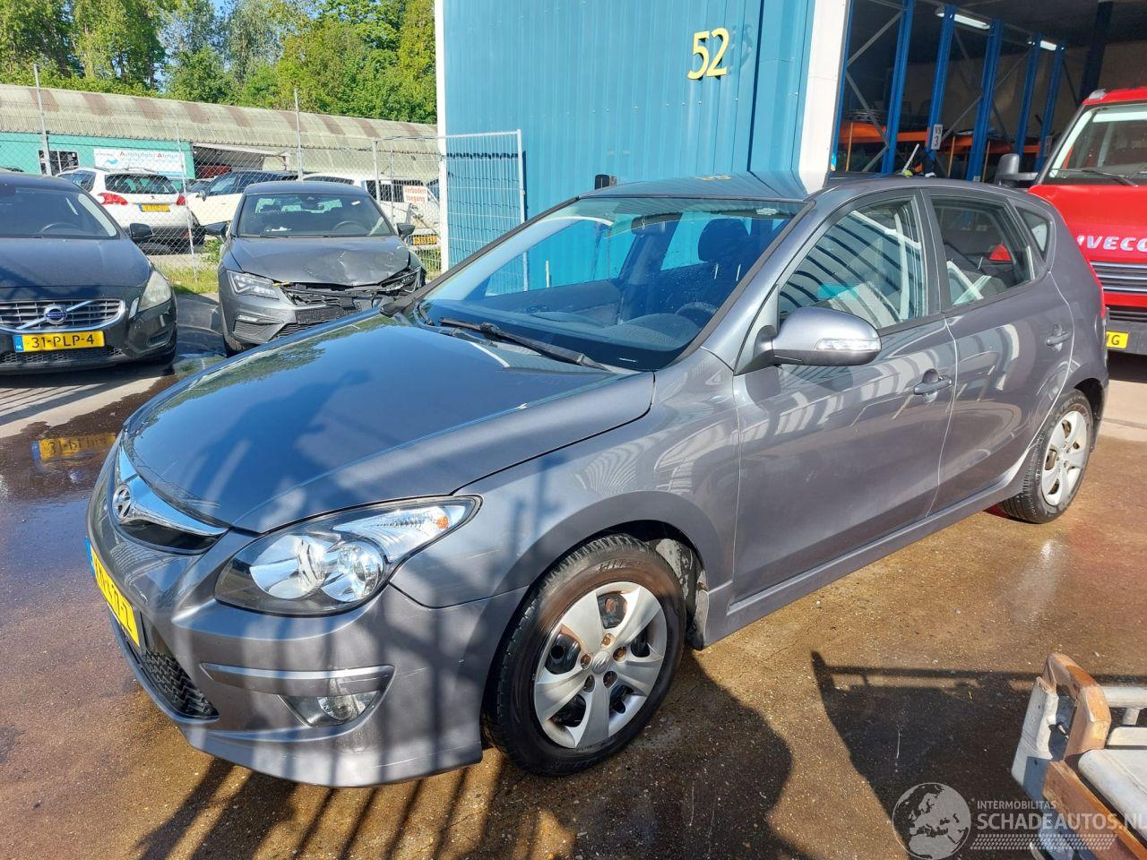 Hyundai I-30 i30 (FD) Hatchback 1.4 CVVT 16V