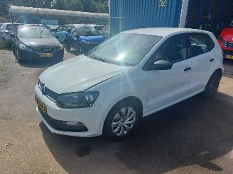 Damaged car Volkswagen Polo Polo V (6R) Hatchback 1.4 TDI 2015/8