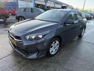 Voiture accidenté Kia Ceed 1.0 T-GDI 74KW Clima Navi Led Camera DynamicLine NAP 2024/10