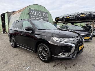 Voiture accidenté Mitsubishi Outlander 2.4 PHEV 99KW Autom. Clima Navi Schuifdak S-Edition NAP 2019/3