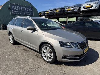Voiture accidenté Skoda Octavia 1.0 TSI 84KW DSG Clima Navi Led Style Busienss Greentech NAP 2017/6