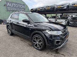 Vaurioauto  passenger cars Volkswagen T-Cross 1.0 TSI 85KW Clima Navi Led Xenon 2020/1