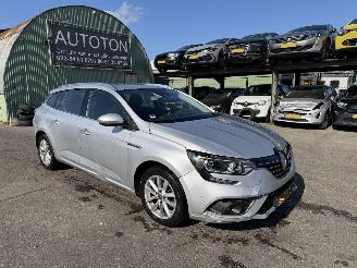 krockskadad bil auto Renault Mégane 1.5 DCI 81KW Bose Clima Navi Led 2017/12