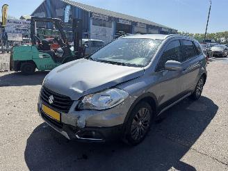 Voiture accidenté Suzuki SX4 1.6 88KW Exclusive Clima Navi Camera Nap 2013/12