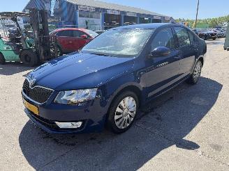 Auto incidentate Skoda Octavia 1.4 TSI 103KW Airco Sedan Greentech Ambition NAP 2014/3