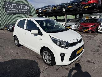 skadebil auto Kia Picanto 1.0 CVVT 49KW Airco 5-Drs EconomyPlusLine NAP 2018/7
