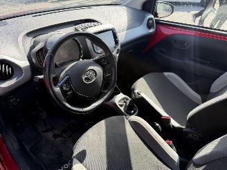 Toyota Aygo 1.0 VVT-I X-Play Airco Navi Led Camera 5-Drs picture 9