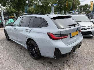 krockskadad bil auto BMW 3-serie 330e 135KW Pano Clima Navi M-Pakket NAP 2025/12