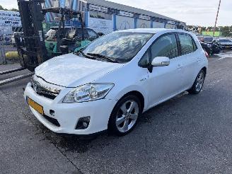 uszkodzony samochody osobowe Toyota Auris 1.8 Full Hybrid 73KW Autom. Clima Navi Camera Executive NAP 2011/1