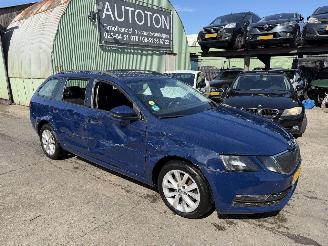 skadebil auto Skoda Octavia 1.6 TDI 85KW DSG Clima Navi Camera Greentech Ambition Business NAP 2018/1
