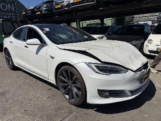 Coche accidentado Tesla Model S 75D 245KW Pano Clima Navi Led 2017/12