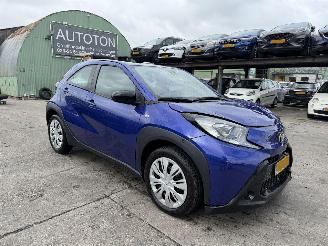 krockskadad bil auto Toyota Aygo X 1.0 VVT-I MT Play Camera Airco Carplay 5-Deurs NAP 2024/8
