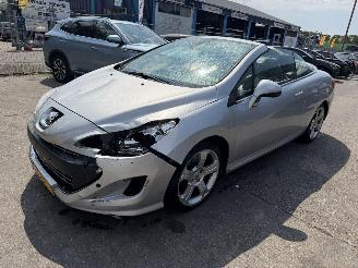 Vaurioauto  passenger cars Peugeot 308 CC 1.6 103KW Autom. Clima Navi Feline Leer NAP 2009/6