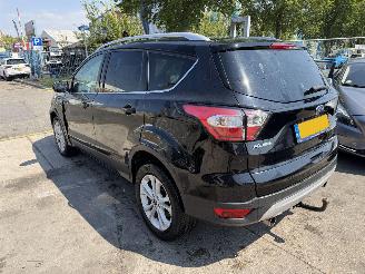 Voiture accidenté Ford Kuga 1.5 Ecoboost 88KW Clima Navi Titanium NAP 2018/6