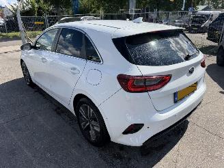 krockskadad bil auto Kia Ceed 1.0 T-GDI 88KW Clima Navi Led Xenon Camera DynamicPlusLine NAP 2019/6