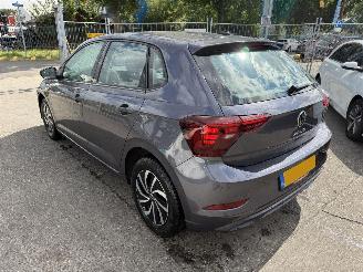 Unfallwagen Volkswagen Polo 1.0 TSI 70KW Life Navi Clima Camera Virt Dash NAP 2022/7