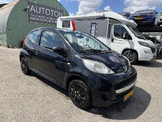 Damaged car Peugeot 107 1.0-12V 50KW XR NAP 2009/6