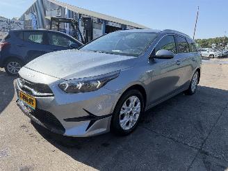 Voiture accidenté Kia Ceed 1.5 T-GDI 118KW Autom. DynamicPlusLine Navi Clima Led NAP 2023/8