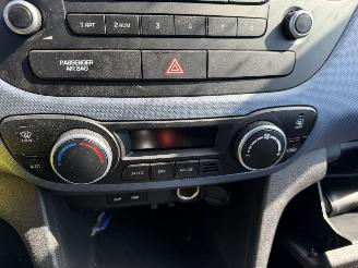 Hyundai I-10 1.0i 49KW Clima i-Motion Comfort NAP picture 8