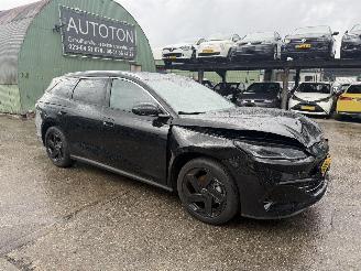 Schadeauto BYD SEAL 6 Touring 1.5 DM-i Autom. Pano Clima Navi Led Hybrid 2025/10