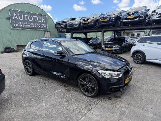 krockskadad bil auto BMW 1-serie 118i Autom. 100KW Clima Navi Led Executive 2018/2