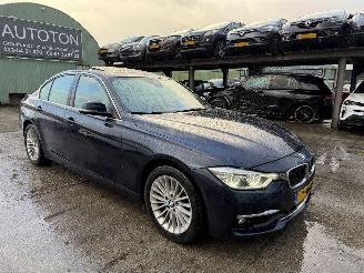 Damaged car BMW 3-serie 330e 135KW Autom. High Executive Schuifdak Clima Navi HUD 2016/6