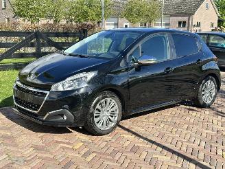 Unfallwagen Peugeot 208 1.2 Signature 2019/12