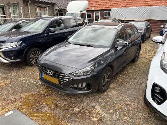 Hyundai I-30  picture 1