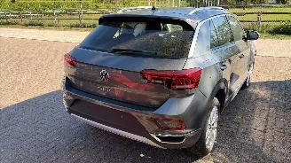 Damaged car Volkswagen T-Roc 1.5 AUTOMAAT 2024/6