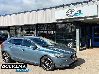 skadebil auto Volvo V-40 1.6 D2 Momentum Navigatie Camera Clima Cruise 2013/4