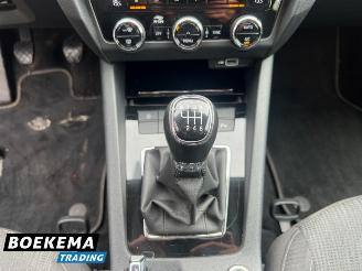 Skoda Octavia 1.0 TSI Business Ed Navigatie Canton Stoelverw. Climate Cruise PDC picture 27
