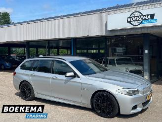skadebil camper BMW M550 5 Serie M550xd 381PK High Exe HUD Memory Leer Navigatie 2013/10