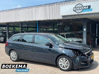 uszkodzony samochody osobowe Peugeot 308 SW 1.2 PureTech Blue Lease Navigatie Climate Cruise 2019/7