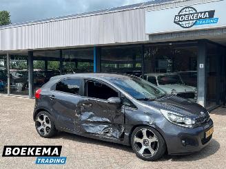 Voiture accidenté Kia Rio 1.2 CVVT Super Pack Keyless Climate Cruise PDC 2013/5