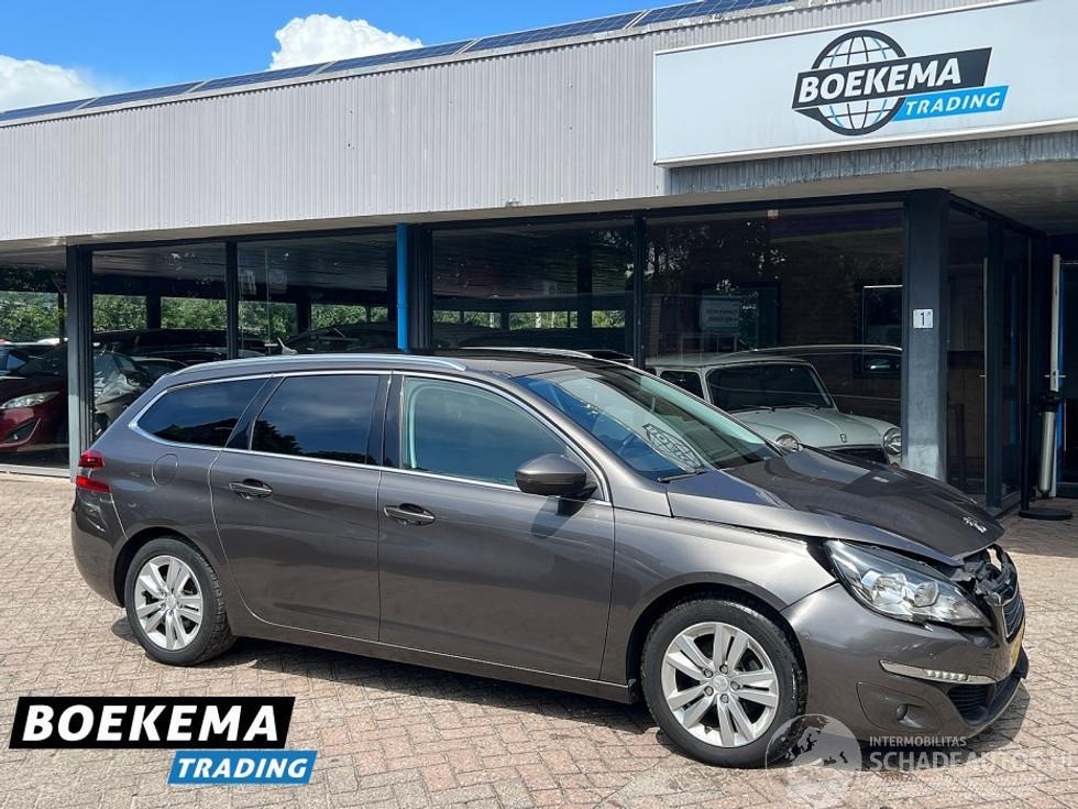 Peugeot 308 SW 1.2 PureTech Executive Glazen-Dak Navigatie Climate Cruise