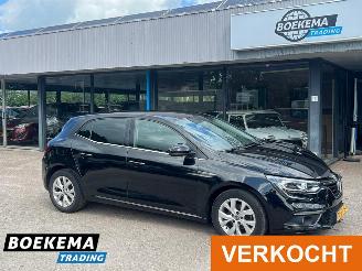 damaged passenger cars Renault Mégane 1.3 TCe 140PK Limited LED Keyless Navigatie Climate Cruise 2018/7