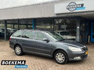 skadebil camper Skoda Octavia Combi 1.2 TSI Ambition Xenon Cruise Airco 2012/4